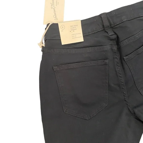 Universal Thread NWT Mid-Rise Curvy Skinny No Fade Black Jeans 2 | 26 Waist - Picture 6 of 12